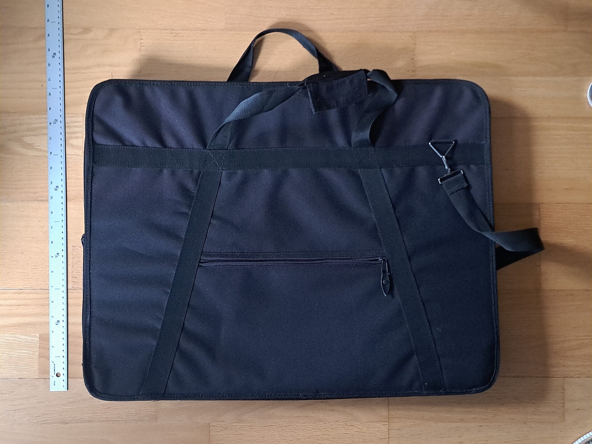 Example of artist’s portfolio case (soft case with handle and shoulder strap)