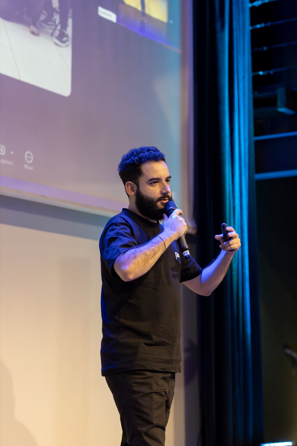 Speaker at a business conference event