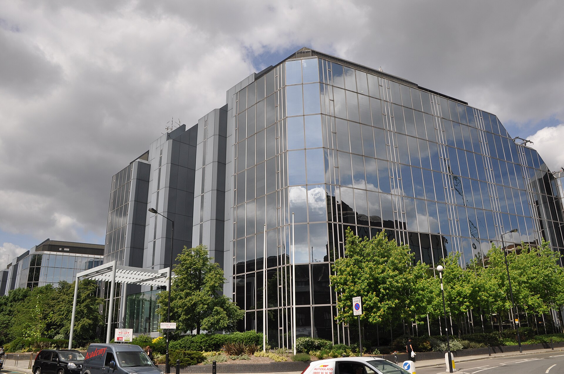 London , Hammersmith - Office Block - geograph.org.uk - 2408827